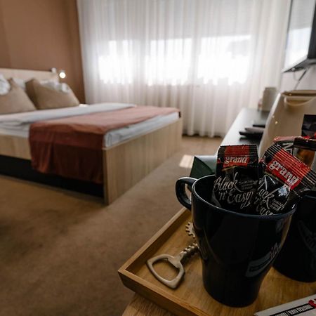 Nar Royalton Accommodation Ni Exteriör bild