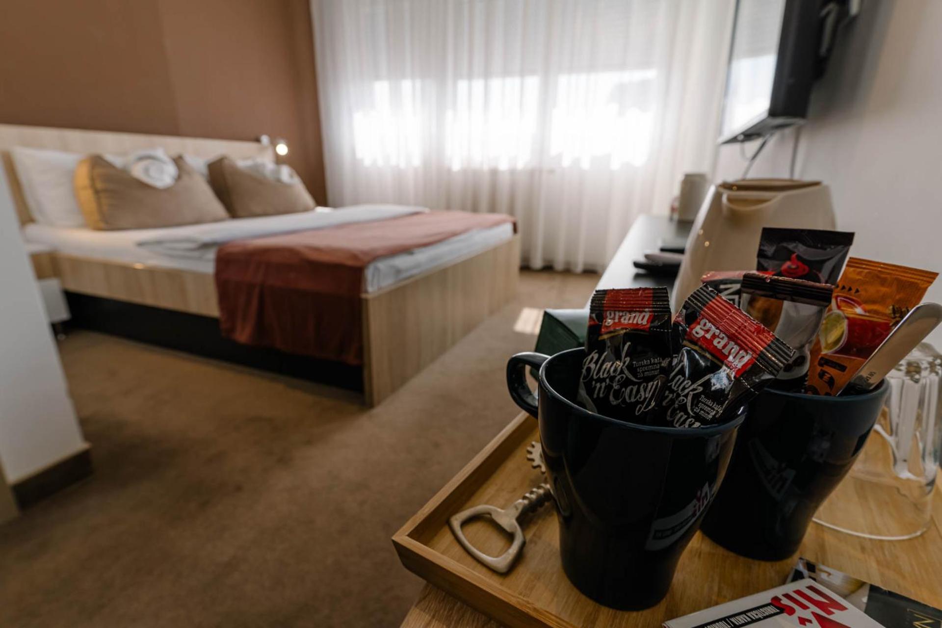 Nar Royalton Accommodation Ni Exteriör bild