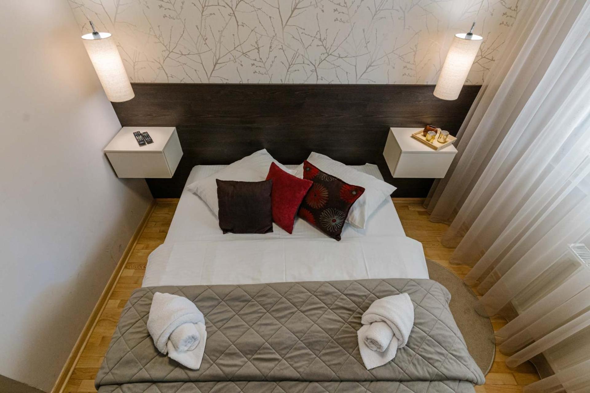 Nar Royalton Accommodation Ni Exteriör bild